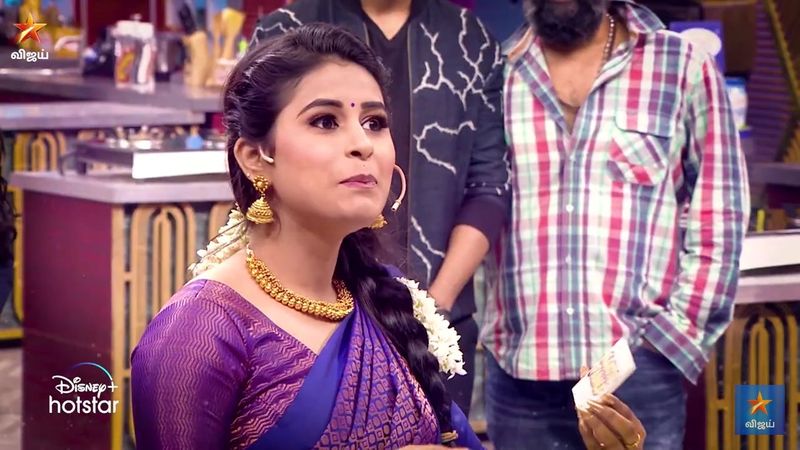 பிரபல சீரியல் நடிகை குக் வித் கோமாளி நிகழ்ச்சியில் பங்கேற்க உள்ளதால் ரசிகர்களின் ஆர்வம் இப்போதே அதிகரிக்க ஆரம்பித்துவிட்டது.
