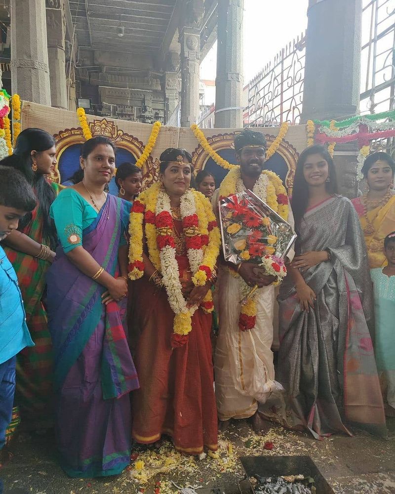 யூ-டியூப் சேனல் மூலமாகவும் ரசிகர்களிடையே பிரபலமானவர். இவர் கற்பகம் என்ற பெண்ணை நீண்ட நாட்களாக காதலித்து வந்தார்.
