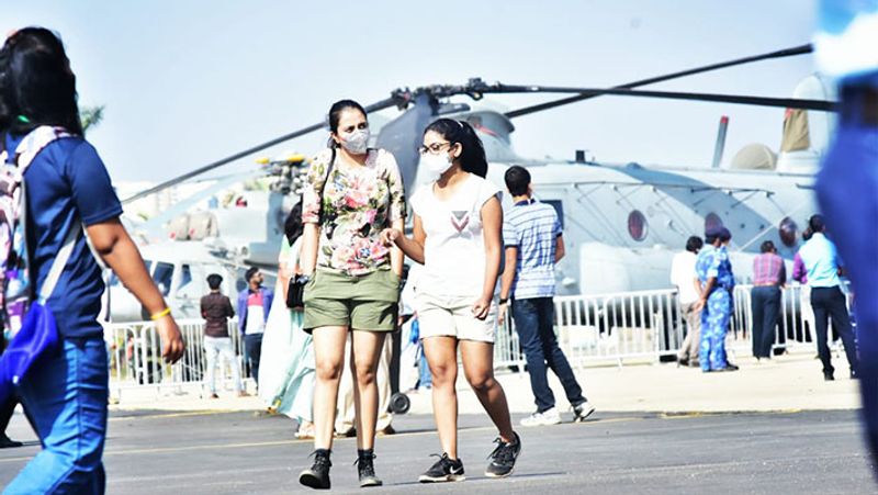 इस प्रदर्शनी को लेकर हर उम्र के लोगों में क्रेज रहता है। आमतौर पर युद्ध के दौरान इस्तेमाल होने वाले ऐसे साजो-सामान देखने को नहीं मिलते।
