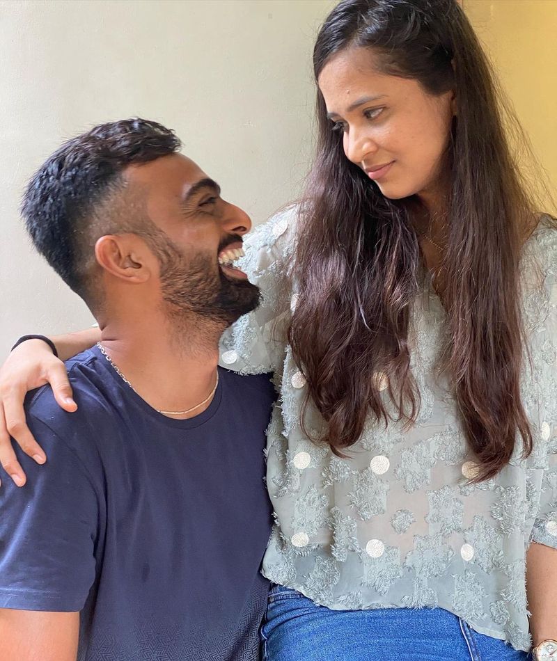 భారత క్రికెటర్ జయ్దేవ్ ఉనద్కడ్, రిన్నీ కంటారియా రొమాంటిక్ ఫోటోలు... రిన్నీ కంటారియా ఇన్స్టాగ్రామ్ ఫోటోలు...