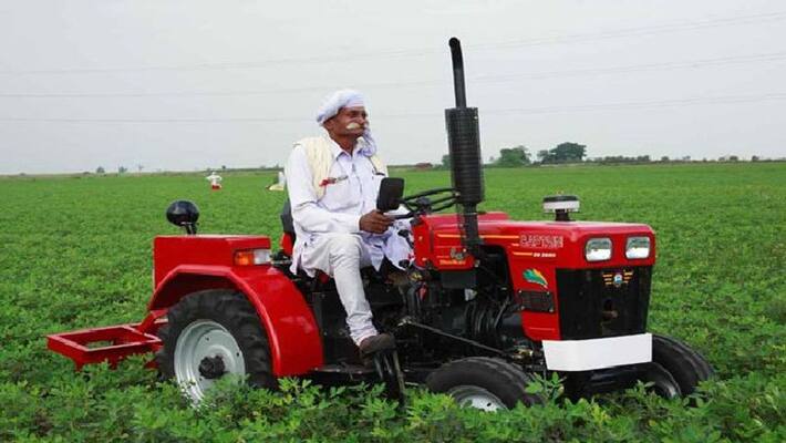 Tractor sales seen growing a modest 1-4% in FY22 Reports Tractor sales seen growing a modest 1-4% in FY22 Reports
