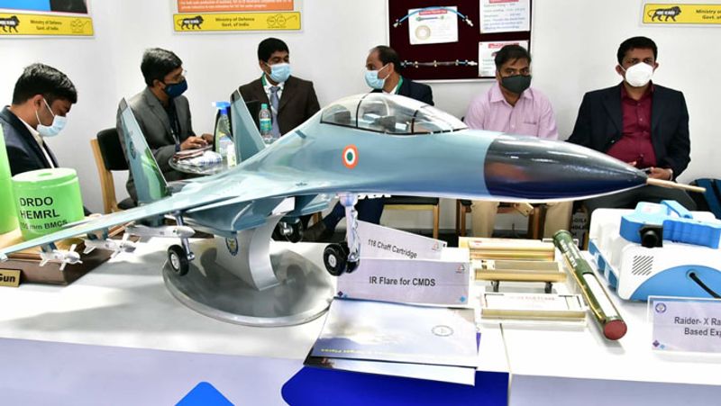 एशिया की सबसे बड़ी एयरो-स्पेस और डिफेंस प्रदर्शनी 'एयरो इंडिया-2021' के जरिये दुनियाभर ने भारत की सैन्य शक्ति को देखा। इस शो का मकसद लड़ाकू विमानों की क्षमता देखकर सौदा करना है। 