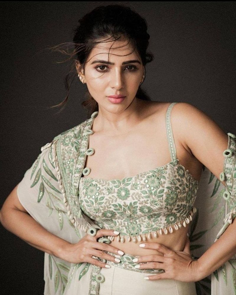 జనరల్గా ఫ్యాషన్ని చూపించేందుకు మోడల్స్ తో మోడలింగ్ చేయిస్తారు. కానీ అర్పితా మెహతా అందుకు ఏకంగా స్టార్ హీరోయిన్లనే వాడుకోవడం టాక్ ఆఫ్ ఇండస్ట్రీగా మారింది.