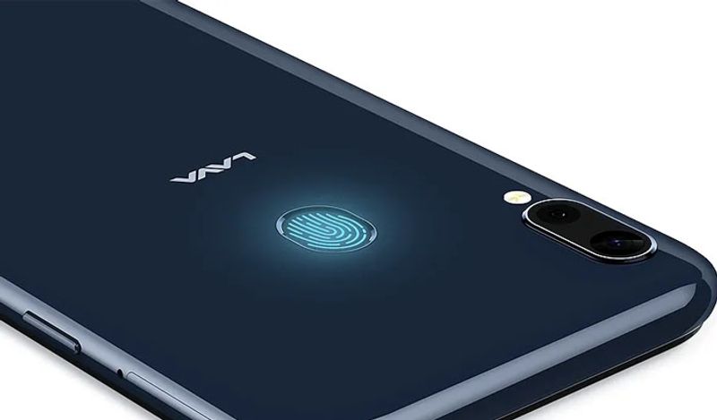 बात अगर फोन की बैटरी लाइफ की करें तो इसमें 3100 mAh की बैटरी है। दूसरी कंपनियों में इस बैटरी रेंज के मोबाइल की कीमत काफी ज्यादा होती है। Lava अपने यूजर्स को मात्र 5 हजार में ऐसी जबरदस्त बैटरी लाइफ दे रहा है। 