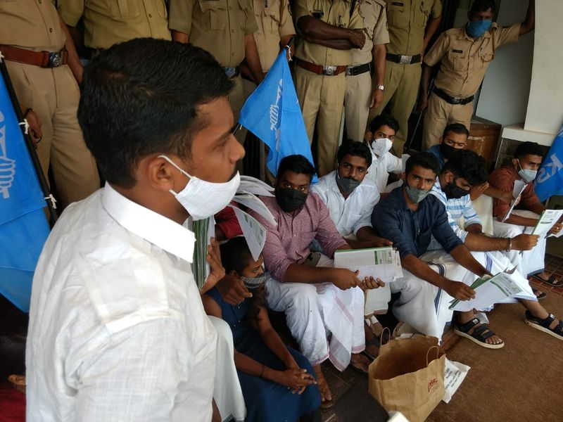 മൂല്യനിർണയം നടത്തിയ ഉത്തരക്കടലാസുകളാണിവ. എന്നാല് പരീക്ഷയുടെ ഫലം ഇതുവരെ പുറത്ത് വിട്ടില്ല.