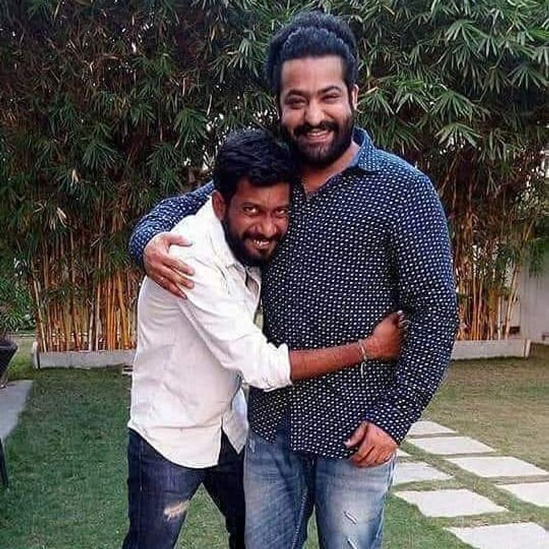 ఇందులో చరణ్ సరసన బాలీవుడ్ నటి అలియాభట్, ఎన్టీఆర్ సరసన బ్రిటీష్ నటి ఒలివియా మోర్రీస్ నటిస్తుండగా, అజయ్ దేవగన్, సముద్రఖని, శ్రియా వంటి వారు ఇతర ముఖ్యం పాత్రలు పోషిస్తున్నారు.
