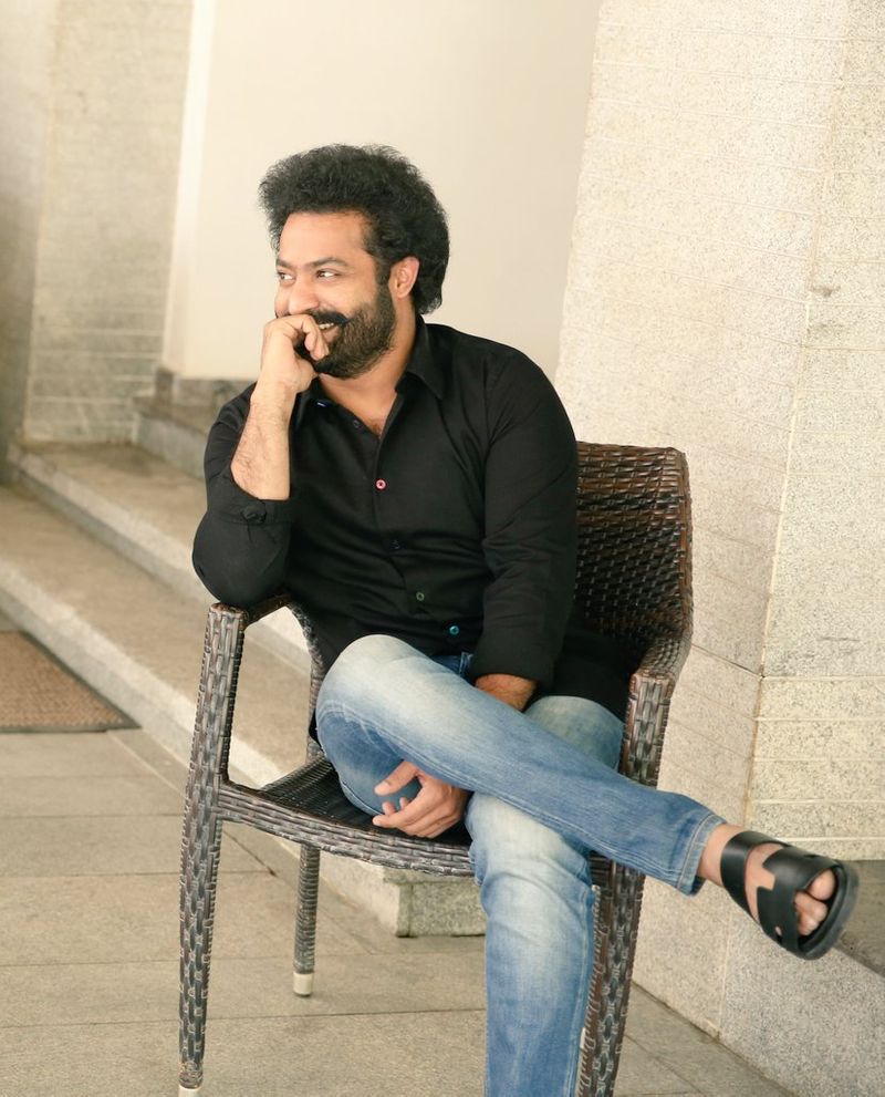 దాదాపు 400కోట్ల బడ్జెట్తో డివివి దానయ్య ఈ సినిమాని పాన్ ఇండియా చిత్రంగా నిర్మిస్తున్నారు. ఇది దసరా కానుకగా అక్టోబర్ 13న విడుదల కానుంది.
