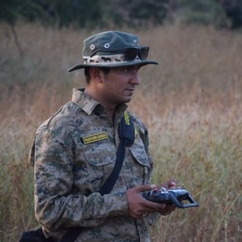 IFS ऑफिसर मिलती है ट्रेनिंग (IFS Officer Training)
IFS में सफल होने के बाद कैंडिडेट्स को आवश्यक ट्रेनिंग जरूर दी जाती है। इंटरव्यू में भी सिलेक्ट होने के बाद आपको शुरुआती प्रशिक्षण के लिए लाल बहादुर शास्त्री अकादमी में भेजा जाता है, जहां पर तमाम सब्जेक्ट की गहन जानकारी आपको दी जाती है।
