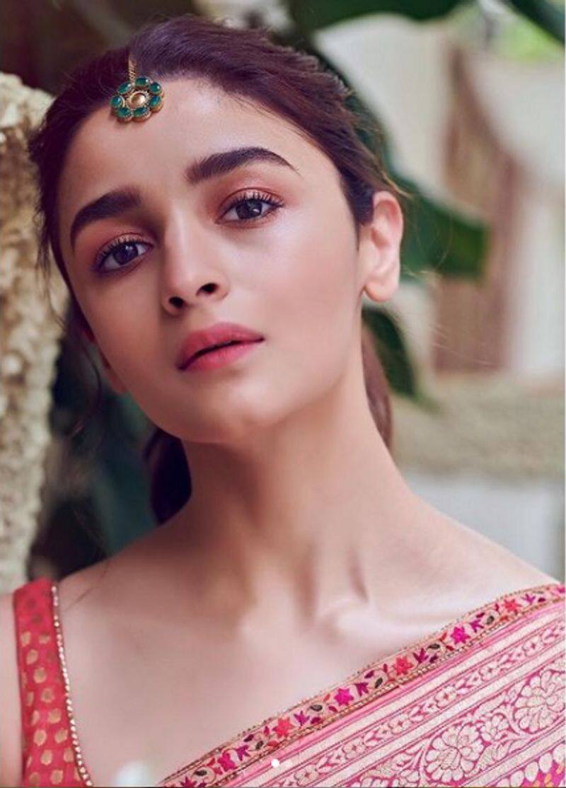 alia bhatt pink lipstick