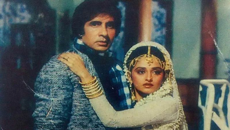 जया प्रदा की गिनती बॉलीवुड की टॉप एक्ट्रेसेस में होने लगी थी। हर डायरेक्टर और प्रोड्यूसर उन्हें अपनी फिल्म में कास्ट करने के लिए तैयार रहता था। इसी दौरान उनके घर इनकम टैक्स की रेड पड़ी। ये उनकी लाइफ का सबसे बुरा दौर था। रेड पड़ने के बाद उनका करियर ग्राफ भी धीरे-धीरे गिरने लगा। यही वो समय था जब प्रोड्यूसर श्रीकांत नाहटा ने उनका साथ दिया। उन्होंने इस दौरान जया की काफी मदद की। दोनों करीब आए और शादी कर ली।