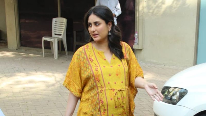 इस बीच सोशल मीडिया पर फैंस में इस बात की भी चर्चा की है कि इस बार करीना लड़के को जन्म देंगी या फिर लड़की की मां बनेंगी। एक ज्योतिषी ने भी भविष्यवाणी की है कि करीना एक लड़की को जन्म देने जा रही हैं।