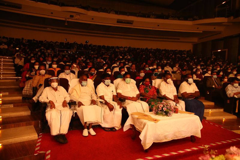 5 வயது முதலே பரத கலையை கற்க தொடங்கி கடந்த 9 ஆண்டுகளாக ரிதன்யா பிரியதர்ஷினி நான் பார்த்து வருகிறேன். ரிதன்யா கால் பாதிக்கும் அனைத்து துறைகளிலும் முதன்மையாக வரவேண்டும் என வாழ்த்துவதாகவும் துணை முதலமைச்சர் ஓ.பன்னீர்செல்வம் வாழ்த்தினார். 