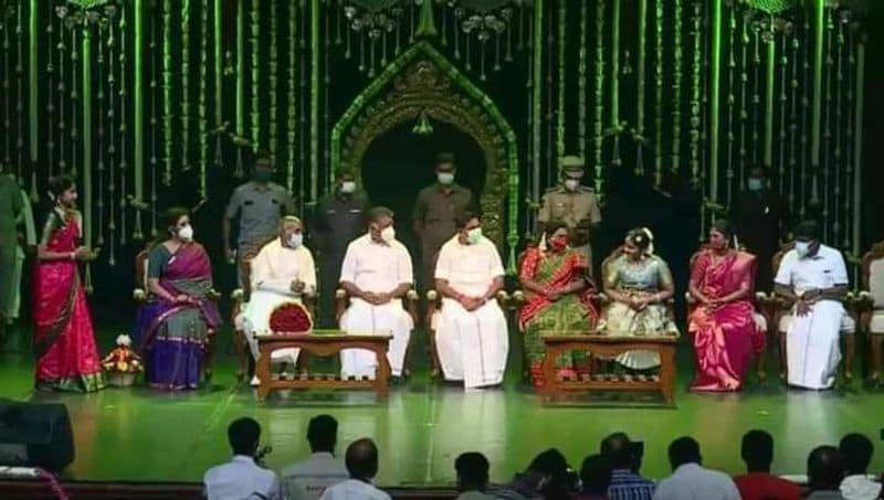 இதில் தெலுங்கானா ஆளுநர் தமிழிசை சவுந்தரராஜன், முதலமைச்சர் எடப்பாடி பழனிசாமி, துணை முதலமைச்சர் ஓ.பன்னீர்செல்வம், இசையமைப்பாளர் இளையராஜா, இயக்குநர்கள் பாரதிராஜா, பாக்யராஜ், நடிகர் விவேக், வேல்ஸ் பிலிம் இண்டர்நேஷனல் தயாரிப்பாளர் ஐசரி கணேசன் மற்றும் பாரத நாட்டிய கலைஞர் சித்ரா விஸ்வேஸ்வரன் உள்ளிட்டோர் பங்கேற்றனர்.
