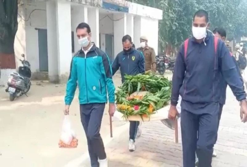 बताते हैं कि प्रतिभा के बल पर टिंकी एएसपी पद तक पहुंची थी। बात अगर टिंकी के कारनामे की करें तो उसने हत्या, लूट और चोरी सहित 49 संगीन मामलों का खुलासा करने में अहम भूमिका निभाई थी। 