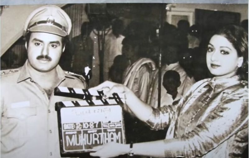 `ఇన్స్పెక్టర్ ప్రతాప్` సినిమా ప్రారంభోత్సవంలో బాలయ్యపై క్లాప్నిస్తున్న అతిలోక సుందరి శ్రీదేవి.