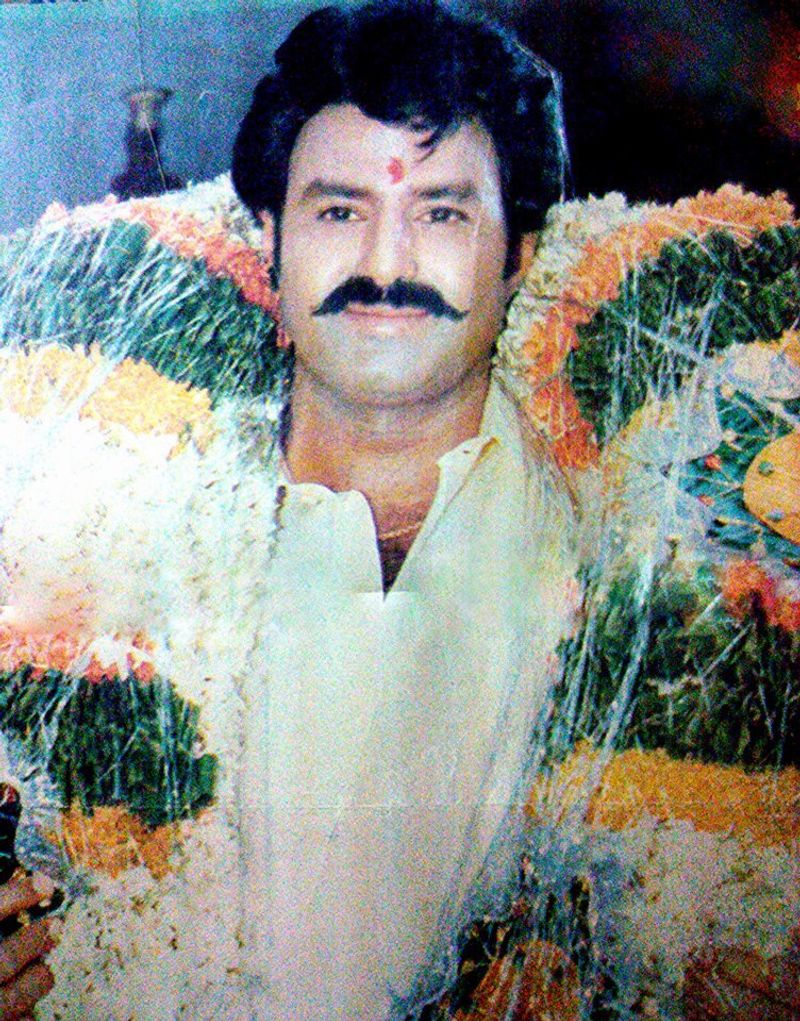 ఓ ఈవెంట్లో సత్కారం అందుకుంటూ..