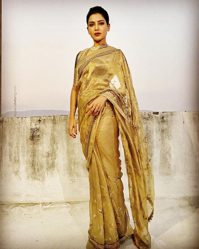 ఇదిలా ఉంటే ఈ విషయంలో సమంత..సహ నటీమణులైనా.. అనుష్క శెట్టి, తమన్నా, రష్మిక మందన్నా, కీర్తిసురేష్, పూజా హెగ్డే వంటి హీరోయిన్లని దాటి ముందు వరుసలో నిలిచింది.