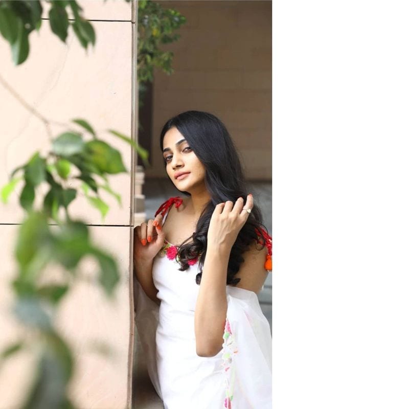 அந்நிகழ்ச்சியில் கவினுக்கும், லாஸ்லியாவிற்கும் இடையே மலர்ந்த காதல், வெளியே வந்த பிறகு பெரிதாக நீடிக்கவில்லை. இருவரும் அடுத்தடுத்து கோலிவுட்டில் படங்களில் நடித்து வருகின்றனர். 