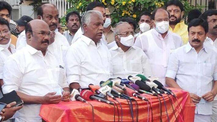 Ministers reluctant to talk about Sasikala Ministers reluctant to talk about Sasikala