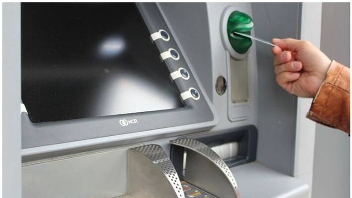 foreigner arrested in saudi arabia for theft using ATM cards foreigner arrested in saudi arabia for theft using ATM cards