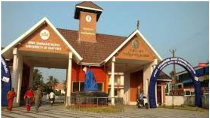 case against campus front workers on protest against kalady university Illegal Appointment Controversy case against campus front workers on protest against kalady university Illegal Appointment Controversy