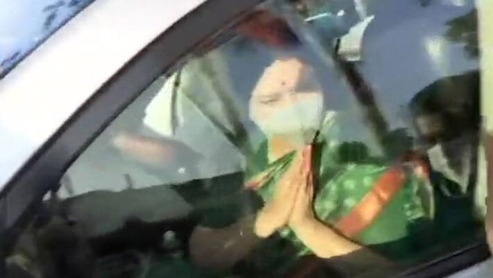 over build up for sasikala arrival of tamil nadu over build up for sasikala arrival of tamil nadu