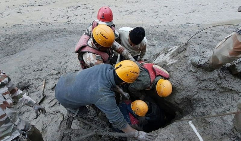 रिसर्च के आधार पर चेतावनी दी गई थी कि अगर हिमालय के इन इलाकों में बढ़ती जनसँख्या पर रोक नहीं लगाया गया, तो नतीजा काफी बुरा होगा। लेकिन किसी ने इस स्टडी पर ध्यान नहीं दिया। 