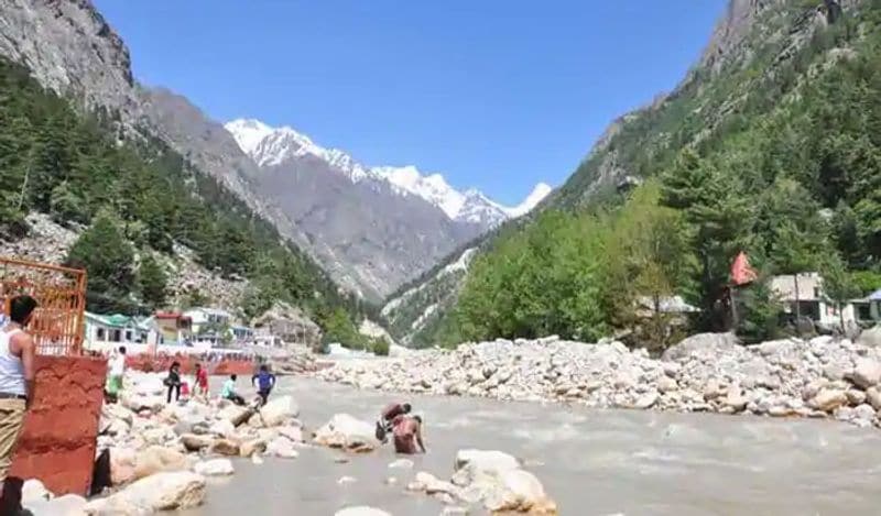 कोलंबिया यूनिवर्सिटी के पीएचडी कैंडिडेट जोशुआ मौरेर भी इस स्टडी का हिस्सा थे। उन्होंने कहा था कि सैटेलाइट पिक्चर्स साफ़ बता रहे हैं कि बर्फ पिघलने की रफ़्तार काफी तेज हो रही है और इससे काफी भयानक आपदा आ सकती है। 