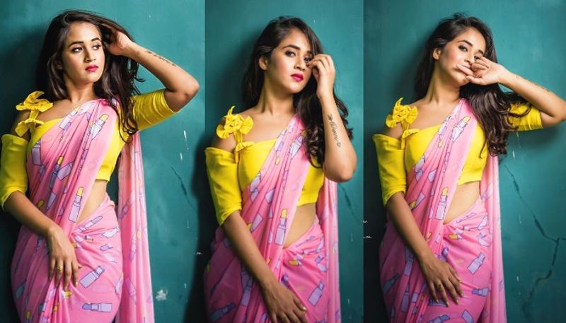 దీప్తి సునైనా హాట్ శారీ ఫోటోస్ వైరల్.