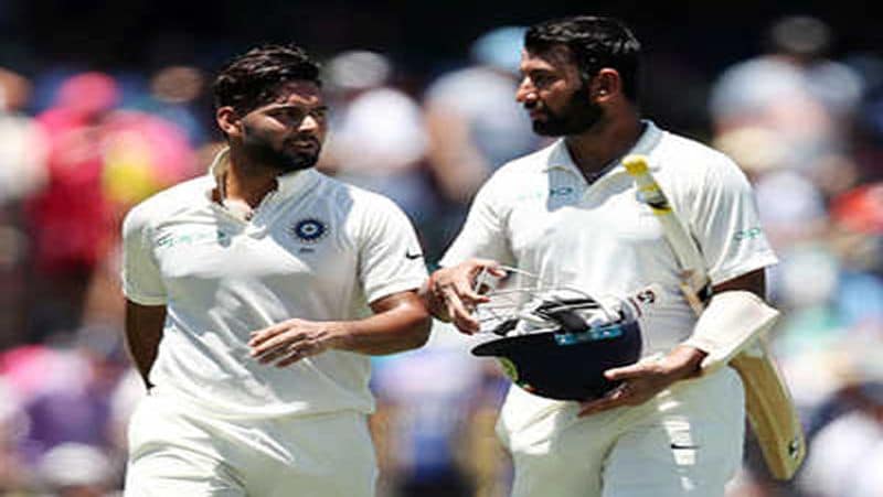 విరాట్ కోహ్లీ కెప్టెన్సీలోని భారత జట్టు ఇంగ్లాండ్లో ఉన్న సమయంలో ఇంగ్లాండ్ బీ జట్టు శ్రీలంకలో పర్యటించనుంది. అయితే శ్రీలంక జట్టు, ఇంగ్లాండ్ పర్యటనను ముగించుకుని వచ్చిన తర్వాత ఈ సిరీస్ మొదలవుతుంది. విరాట్ కోహ్లీ టీమ్ మాత్రం ఇంగ్లాండ్లో నెలన్నర రోజులు ఖాళాగా కూర్చోవాల్సి ఉంటుంది.