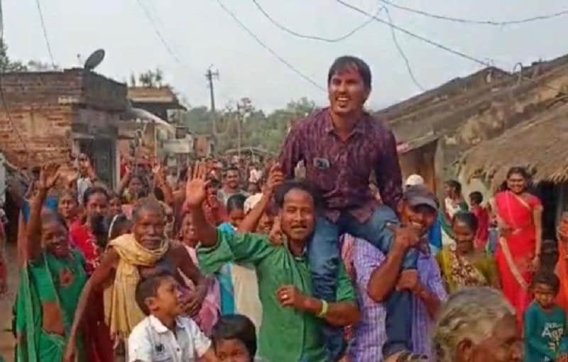 बड़े भाई ने भी बीटेक किया और नौकरी हासिल की। आर्थिक स्थिति में थोड़े सुधार के बाद शरण को प्रतियोगी परीक्षाओं की तैयारी के लिए दिल्ली भेज दिया गया।
