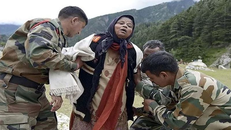 वैज्ञानिक अध्ययनों से यह साफ जाहिर है कि पिछले एक साल के अंदर ग्लेशियर्स तेजी से पिघले हैं। उत्तराखंड स्पेस एप्लिकेशन सेंटर ( USAC) के डायरेक्टर एम पी एस विष्ट का कहना है कि ग्लेशियर्स में आ रहे बदलाव को साफ देखा जा सकता है। पहले की तुलना में उनके रेश्यो बैलेंस में उतार-चढ़ाव बढ़ा है। उत्तराखंड स्पेस एप्लिकेशन सेंटर आईआईटी कानपुर और एचएनबी गढ़वाल यूनिवर्सिटी के साथ मिल कर ग्लेशियर्स पर स्टडी कर रहा है। स्टडी के प्रारंभिक परिणामों से यह साफ जाहिर है कि ग्लेशियर्स का पिघलना ही आपदा की मुख्य वजह है।