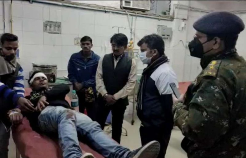 मुख्यमंत्री योगी आदित्यनाथ ने जौनपुर में हुए सड़क हादसे पर दुख जताते हुए मृतकों के परिजनों के लिए दो-दो लाख रुपए की आर्थिक सहायता की घोषण की है।