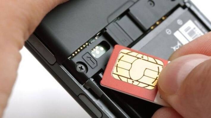 Man Fraud to Woman in the Name of Sim Card Update in Hubballi grg Man Fraud to Woman in the Name of Sim Card Update in Hubballi grg