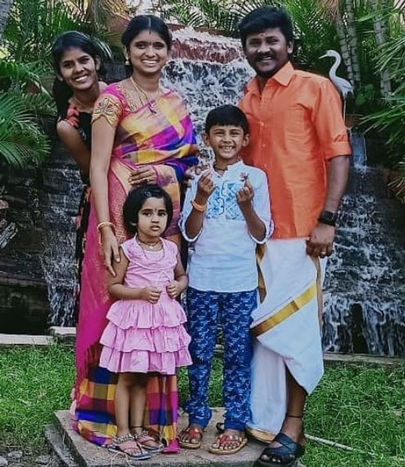 
விஜய் டி.வி. ஒளிபரப்பும் நிகழ்ச்சிகள் மட்டுமல்ல, அதில் பங்கேற்று வெற்றி பெற்றும் நபர்களும் பட்டி, தொட்டி எல்லாம் பிரபலமாகிவிடுகின்றனர். 