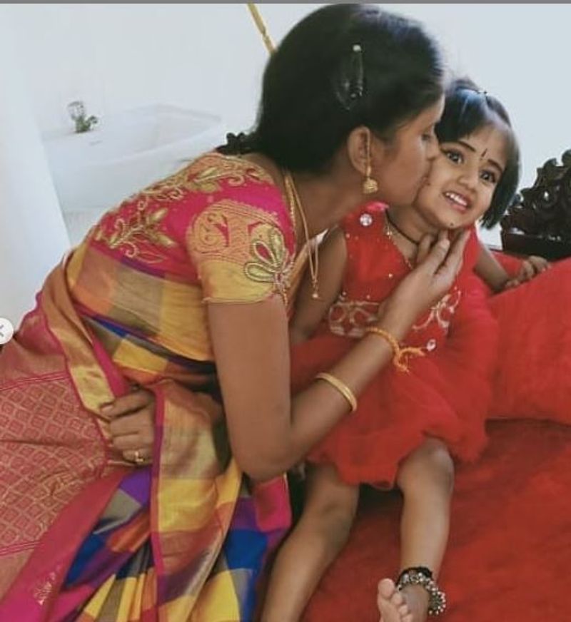 
அப்படி விஜய் தொலைக்காட்சி ஒளிபரப்பும் சூப்பர் சிங்கர் நிகழ்ச்சிக்கு என பல லட்ச கணக்கில் ரசிகர்கள் உண்டு. 