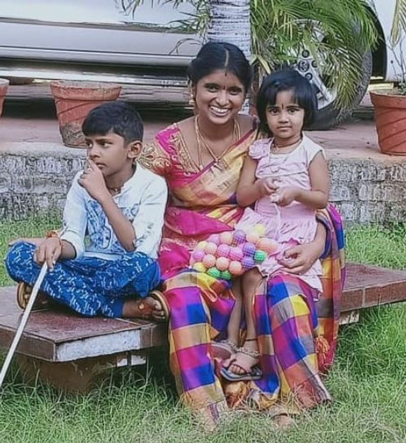 
நாட்டுபுற பாடகர்களான செந்தில் - ராஜ லட்சுமி இருவரும் 2018ம் ஆண்டு வெளியான சூப்பர் சிங்கர் 6 சீசனில் பங்கேற்றனர். 
