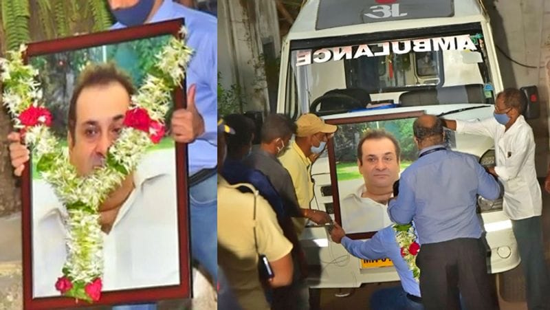 राजीव कपूर के पार्थिव शरीर को एम्बुलेंस द्वारा चेम्बूर स्थित शवदाह गृह लाया गया। इससे पहले एम्बुलेंस में राजीव कपूर की फोटो लगाई गई। 