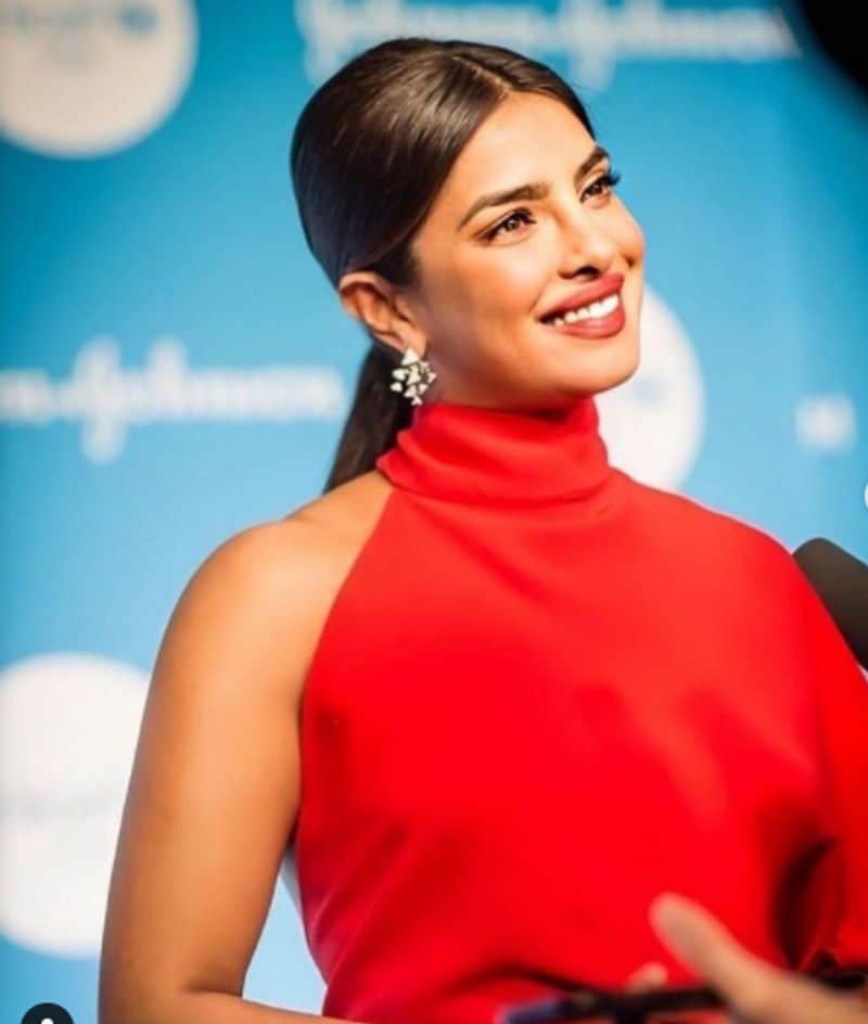 Water is a must
Priyanka Chopra does not follow a strict diet. But she makes sure to drink tonnes of water to keep herself hydrated which gives supple skin, perfect for makeup application.
