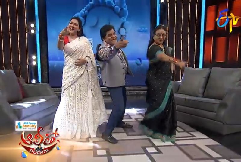 తెలుగు పాప్యులర్ టాక్ షో ఆలీతో సరాదాగా లో నటి హేమతో పాటు పాల్గొన్న శ్రీలక్ష్మీ అనేక విషయాలను ప్రేక్షకులతో పంచుకోవడం జరిగింది.