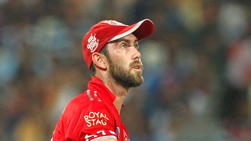 ग्लेन मैक्सवेल (KXIP)
आईपीएल में जब किसी तेज तर्रार बल्लेबाज की बात की जाती है, तो उसमें ग्लेन मैक्सवेल का नाम जरूर लिया जाता है। हालांकि पिछले कुछ समय से आईपीएल में उनके बल्ला शांत है, शायद इसी वजह से पंजाब की टीम ने उन्हें रिलीज कर दिया। अब वह किस टीम का हिस्सा होंगे ये देखना होगा। बता दें कि आईपीएल के 82 मैचों में उन्होंने 1505 रन बनाए हैं। 