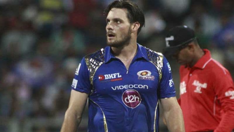 मिशेल मैक्ग्लाशन (MI)
मुंबई इंडियंस के बॉलर मिशेल मैक्ग्लाशन का अंतरराष्ट्रीय करियर तो अच्छा नहीं रहा है, लेकिन उन्होंने आईपीएल में खूब धूम मचाई है, लेकिन इस साल उन्हें MI ने रिलीज किया है। उन्होंने आईपीएल के 56 मैचों में 71 विकेट अपने नाम किए हैं।