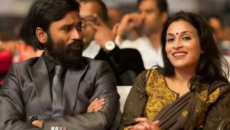 താരങ്ങള് അടക്കം ഫോട്ടോകള് ഷെയര് ചെയ്തിട്ടുണ്ട്.