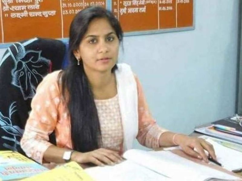 बताते चले कि एसडीएम पिंकी मीणा ने जनवरी में निचली अदालत में जमानत के लिए अर्जी दी थी, लेकिन अदालत ने जमानत देने से इनकार कर दिया था। सरकारी वकील ने जांच प्रभावित होने का हवाला देते हुए जमानत का विरोध किया था। हालांकि, अब हाईकोर्ट से पिंकी को शादी के छह दिन पहले जमानत मिल गई है।