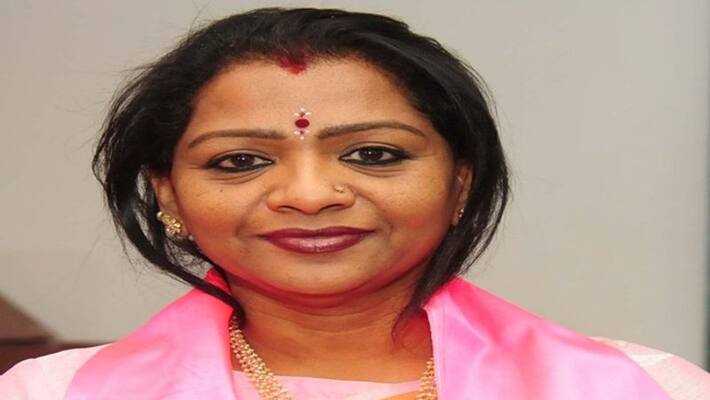 GHMC Mayor Gadwal Vijaya Laxmi fires on fake certificates GHMC Mayor Gadwal Vijaya Laxmi fires on fake certificates