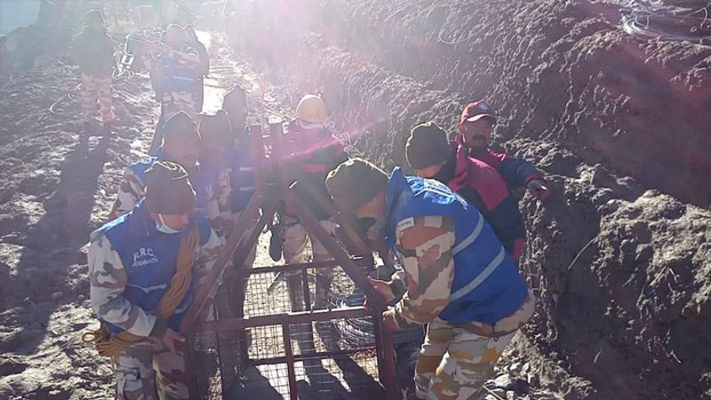 चमोली प्रलय ने लोगों को प्रकृति के साथ छेड़छाड़ करने को लेकर सचेत कर दिया है। यह घटना सारी दुनिया के लिए चिंता का विषय बनी हुई है।
