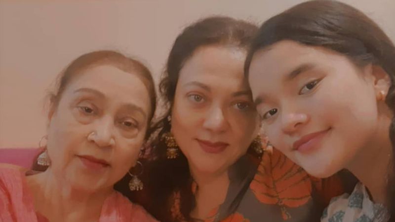 खबरें तो ये भी आईं थी कि दोनों ने शादी कर ली थी लेकिन मंदाकिनी ने हमेशा इस बात को खारिज किया। उन्होंने ये जरूर स्वीकार किया कि दाऊद से उनकी जान पहचान थी। जब बदनामी हुई तो काम मिलना कम हो गया। जितनी तेजी से वे ऊपर उठी थी उसी रफ्तार से उनका करियर भी नीचे गिरता चला गया।