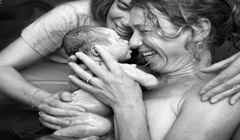 फोटो का नाम: Welcome Little Woman
फोटोग्राफर: Kate Kennedy, Australia

