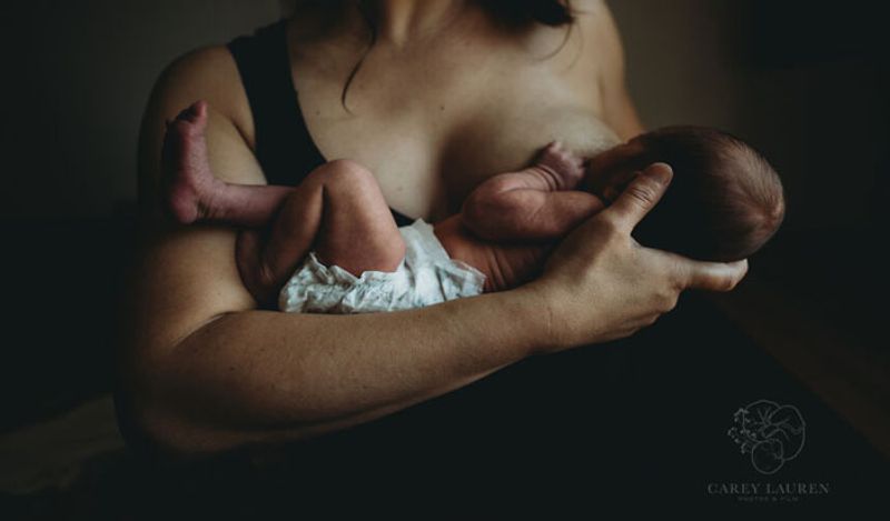 फोटो का नाम: Nursing A Newborn
फोटोग्राफर: Carey Lippert , United States
