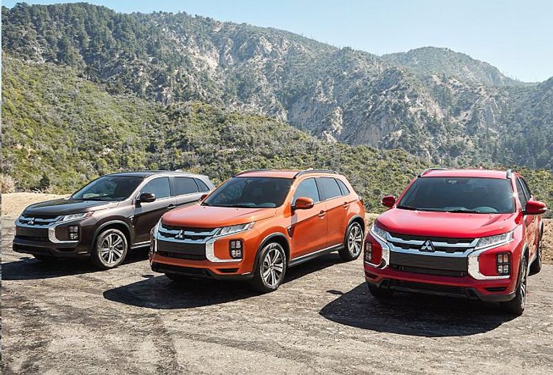 The vehicle may get a rounded windscreen design and a glossy black D-pillar.
The 2.5-litre 4-cylinder turbocharged petrol engine is the heart of the new Outlander.
According to the report, the SUV will be powered by PHEV technology, which includes an electric motor on each axle and a large 20 kW lithium-ion battery.